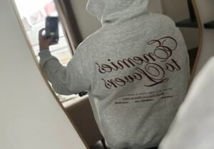 Hoodie bordado espalda